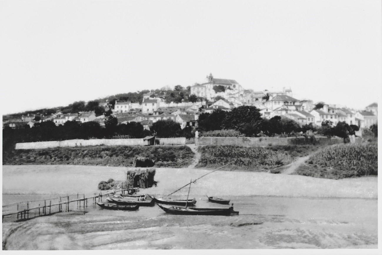 Figura 1: Os barcos no rio Zêzere, século XX (PT/AMCTC/CTCAPB/C-001/0001/00036).